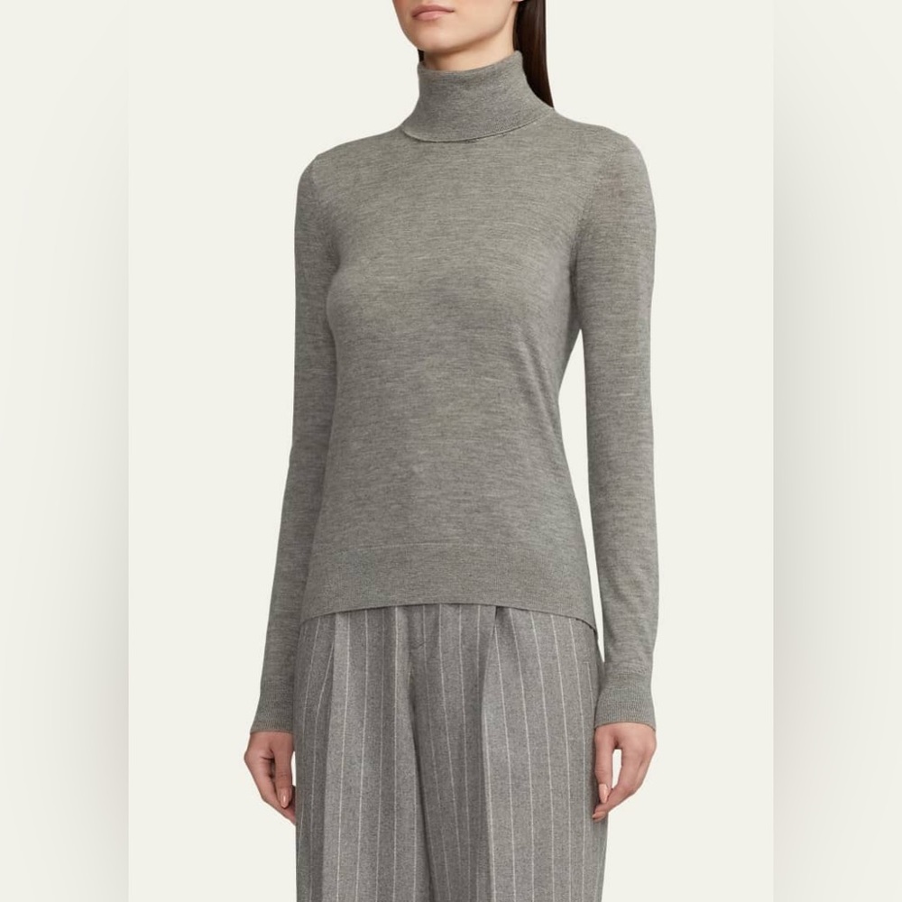 RALPH LAUREN purple label
Turtleneck cashmere Sweater